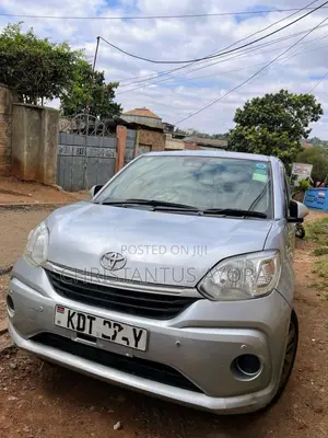 Toyota Passo 1.0 FWD 2018 Silver