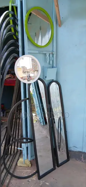 Mirror Curved