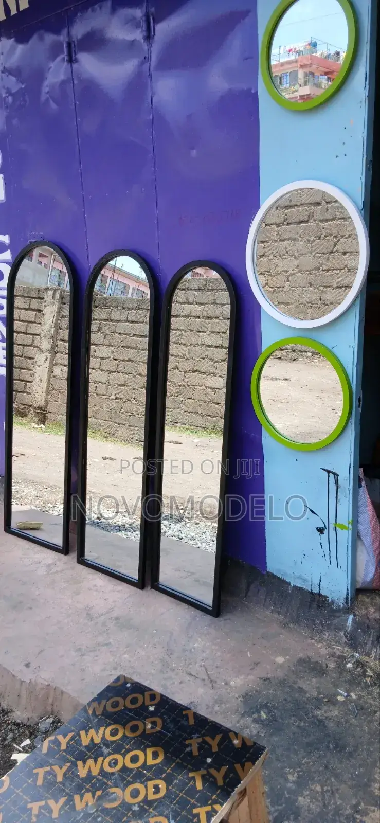 Mirror Curved