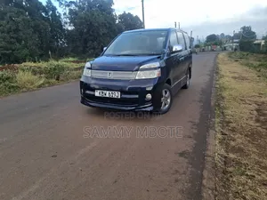 Toyota Voxy X 2WD 8-Seater 2006