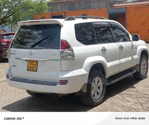 Toyota Land Cruiser Prado 2010 Pearl