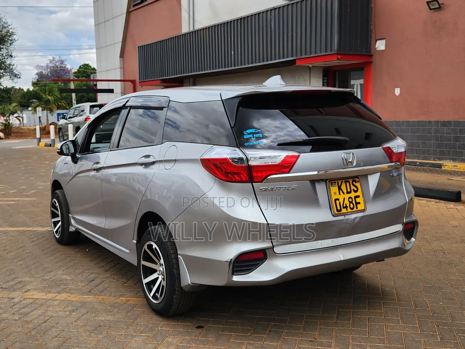 Honda Fit Shuttle 2017 Silver