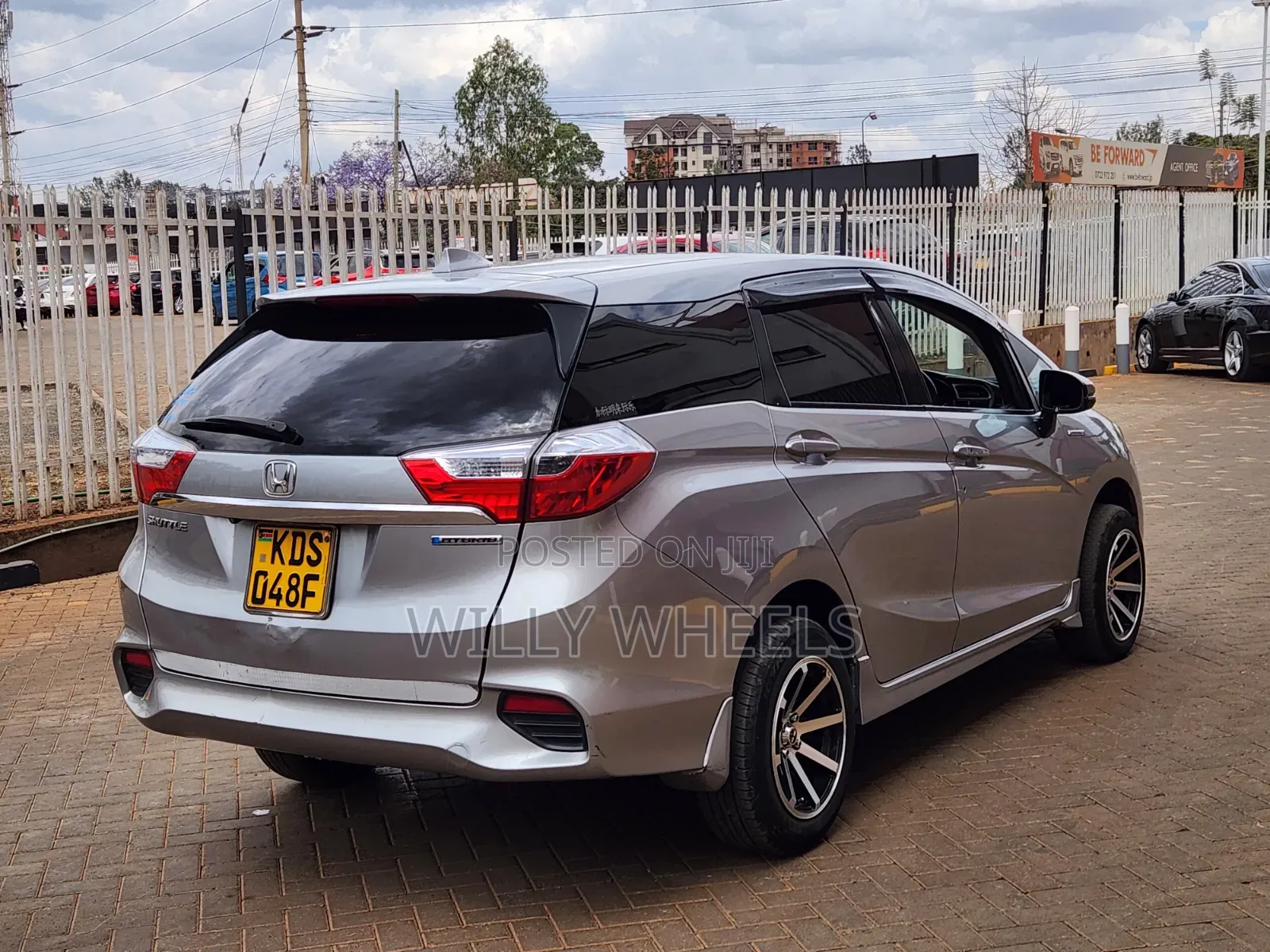 Honda Fit Shuttle 2017 Silver
