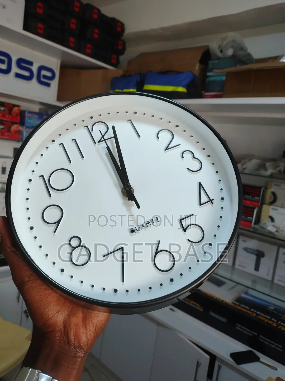Decorative Wall Clock With Built-in Camera – Quartz Clock
