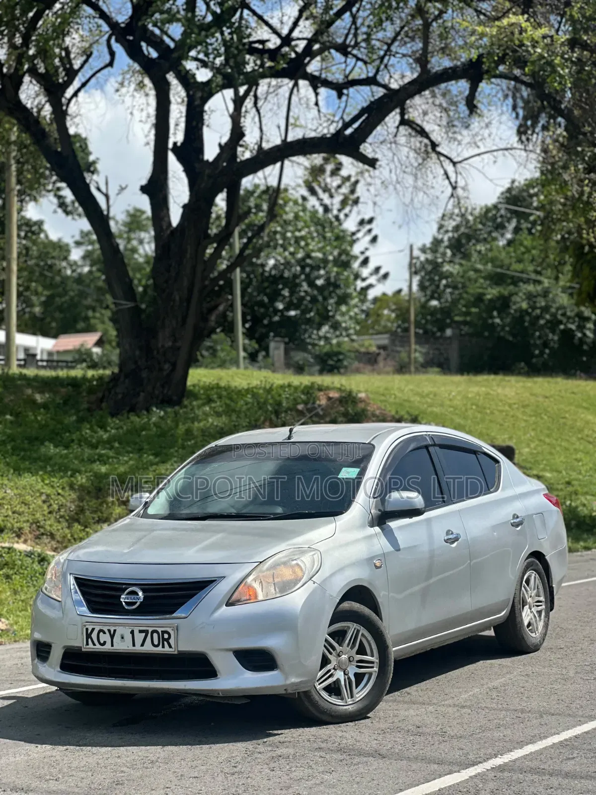 Nissan Latio 1.2 2012 Silver
