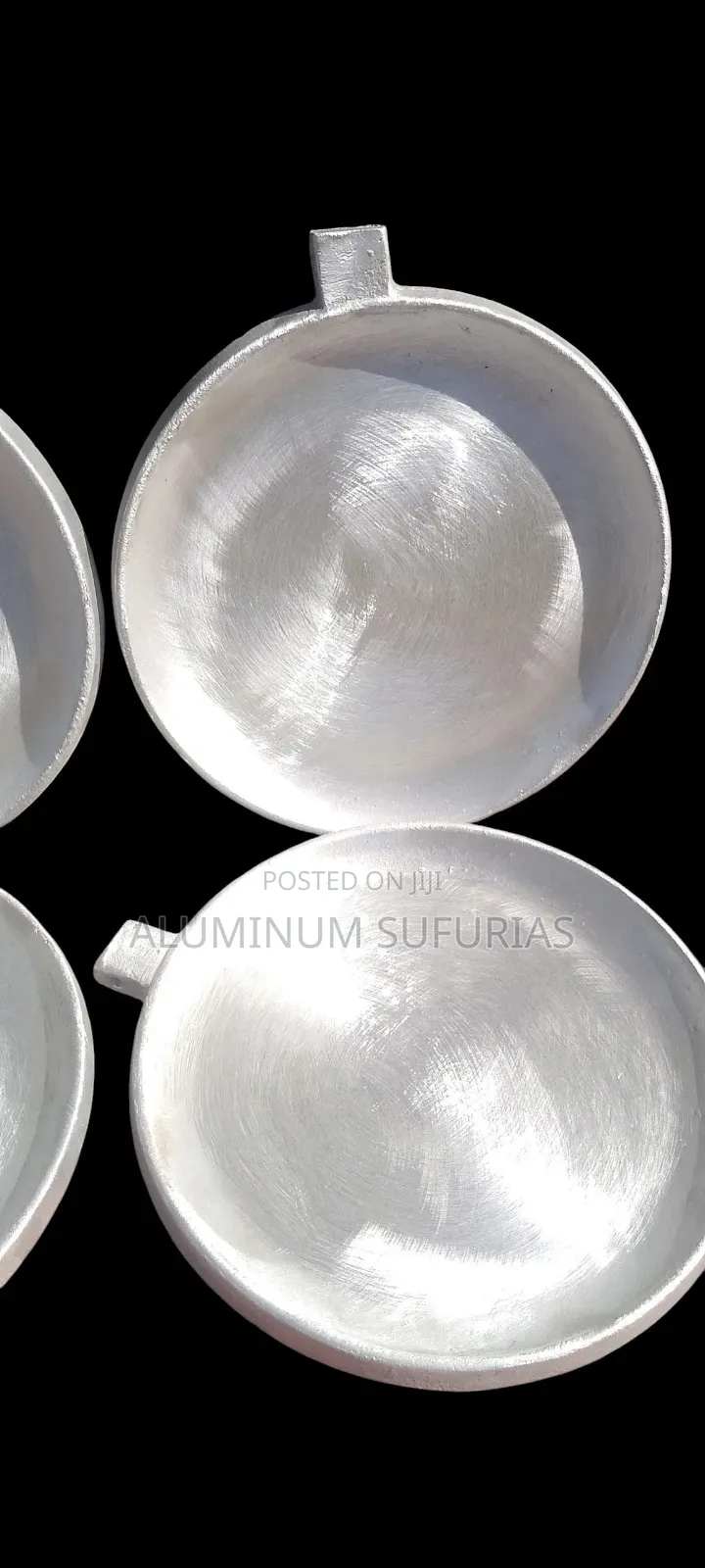 Light and Heavy Aluminum Pans