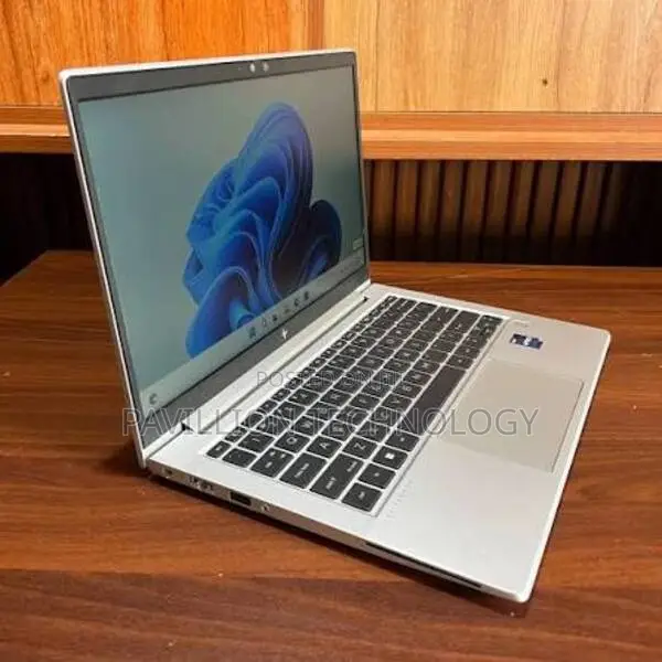Laptop HP EliteBook 630 G10 16GB Intel Core i7 SSD 512GB
