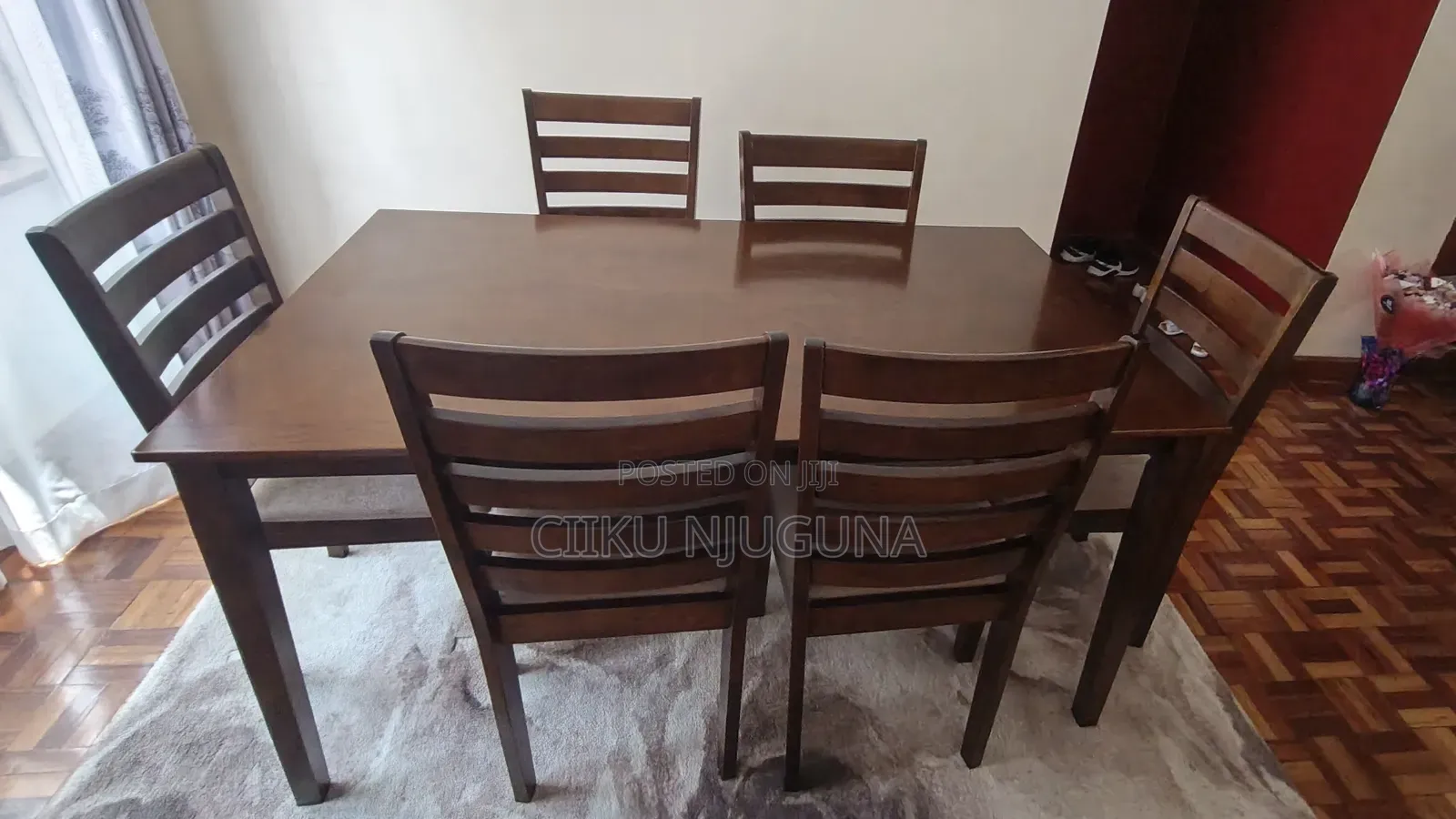 6 Seater Dinning Table Pluch Chairs for Sale