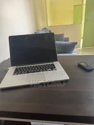 Laptop Apple MacBook 2015 16GB Intel Core i7 SSHD (Hybrid) 256GB