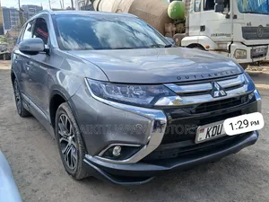 Mitsubishi Outlander 2018 Blue
