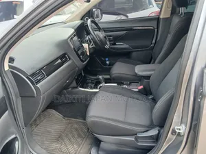 Mitsubishi Outlander 2018 Blue