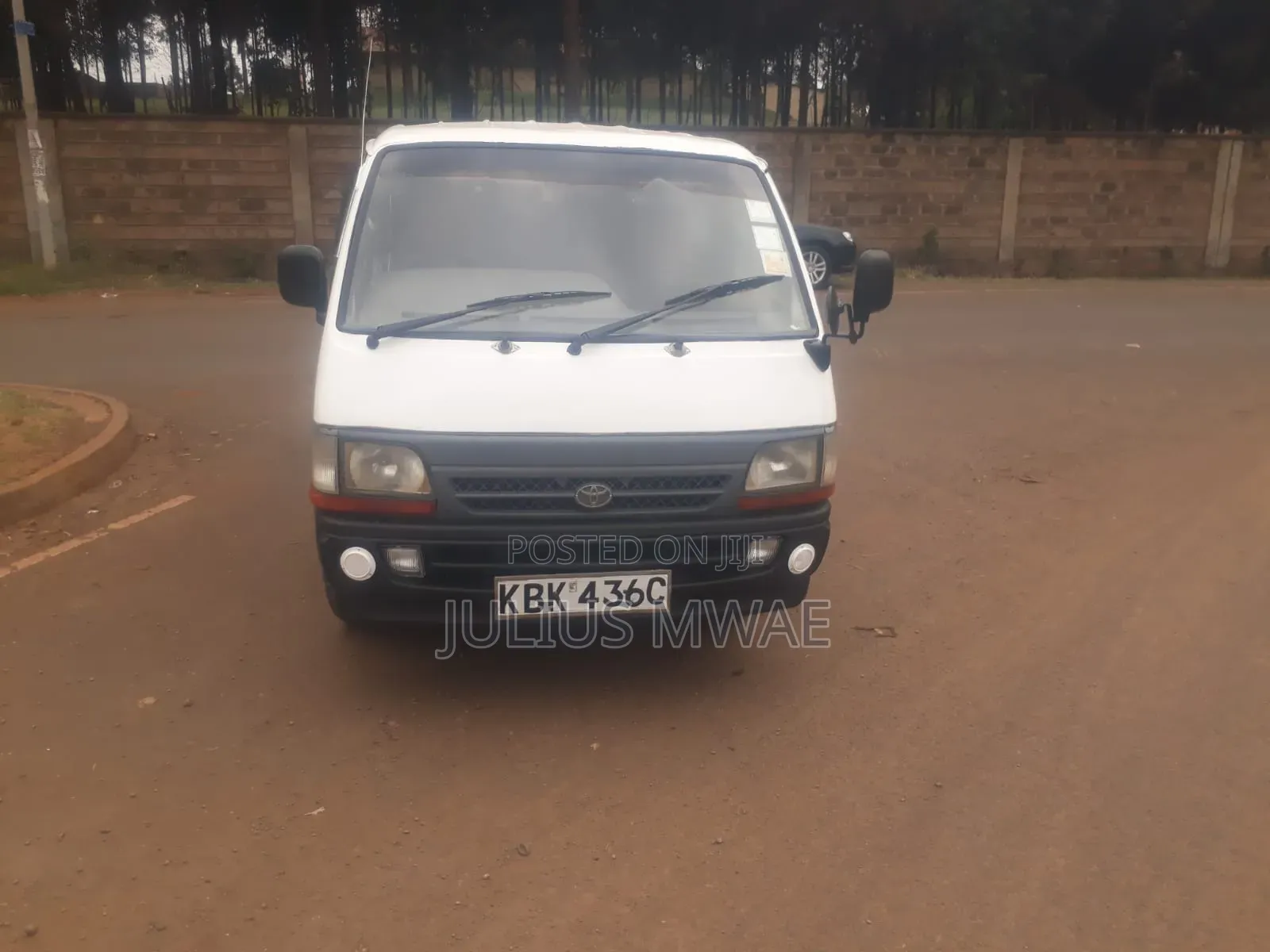 Toyota HiAce 2010 White