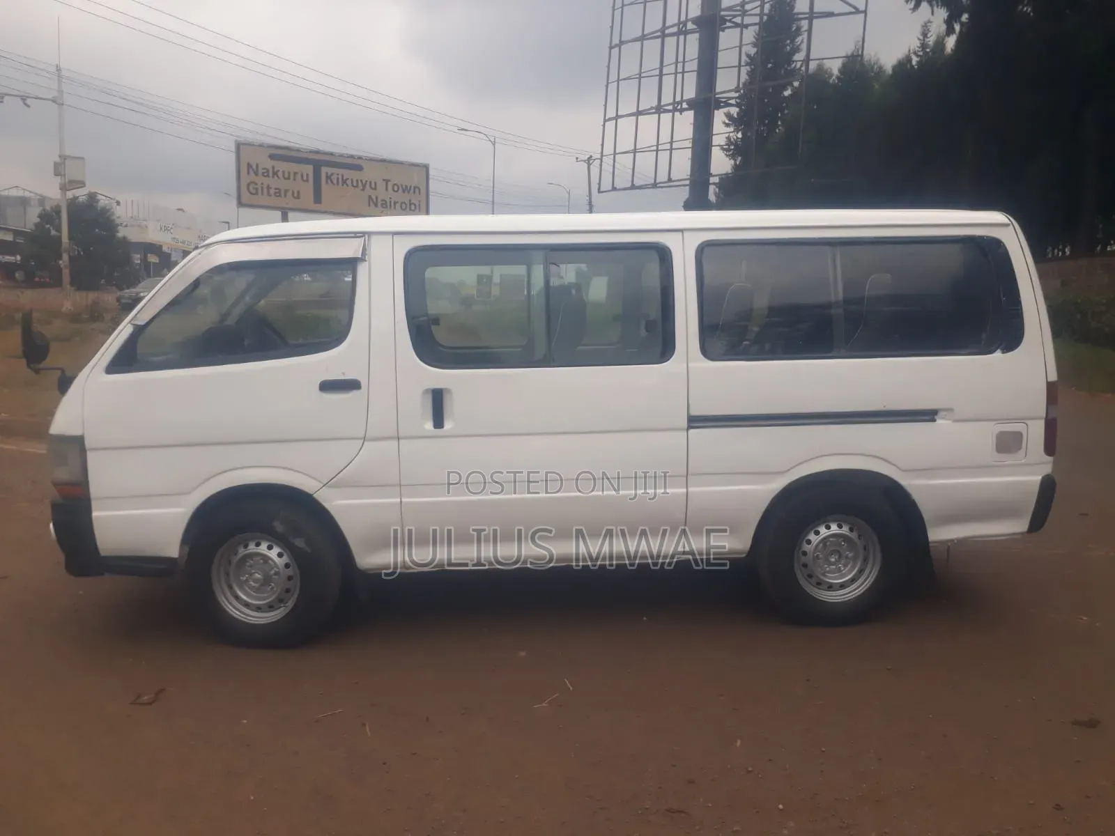 Toyota HiAce 2010 White