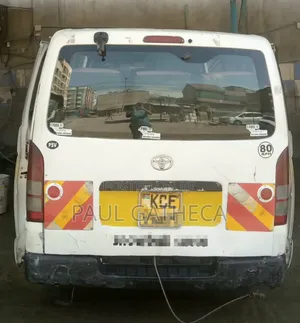 Toyota HiAce 2009 White
