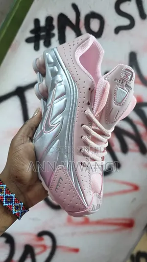 R4 Shox Pink