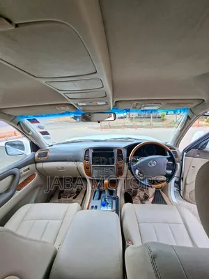 Toyota Land Cruiser 2004 White