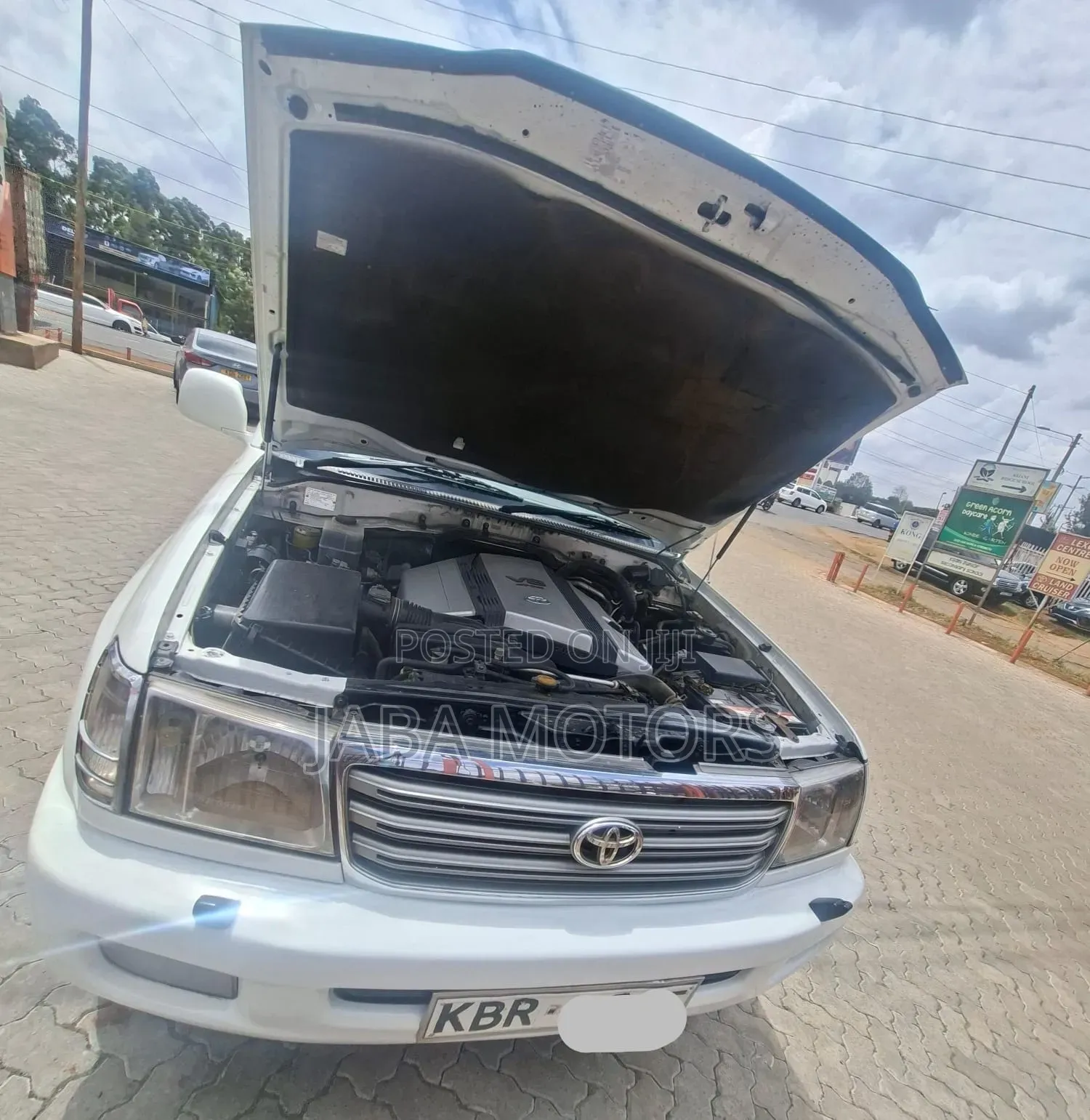 Toyota Land Cruiser 2004 White