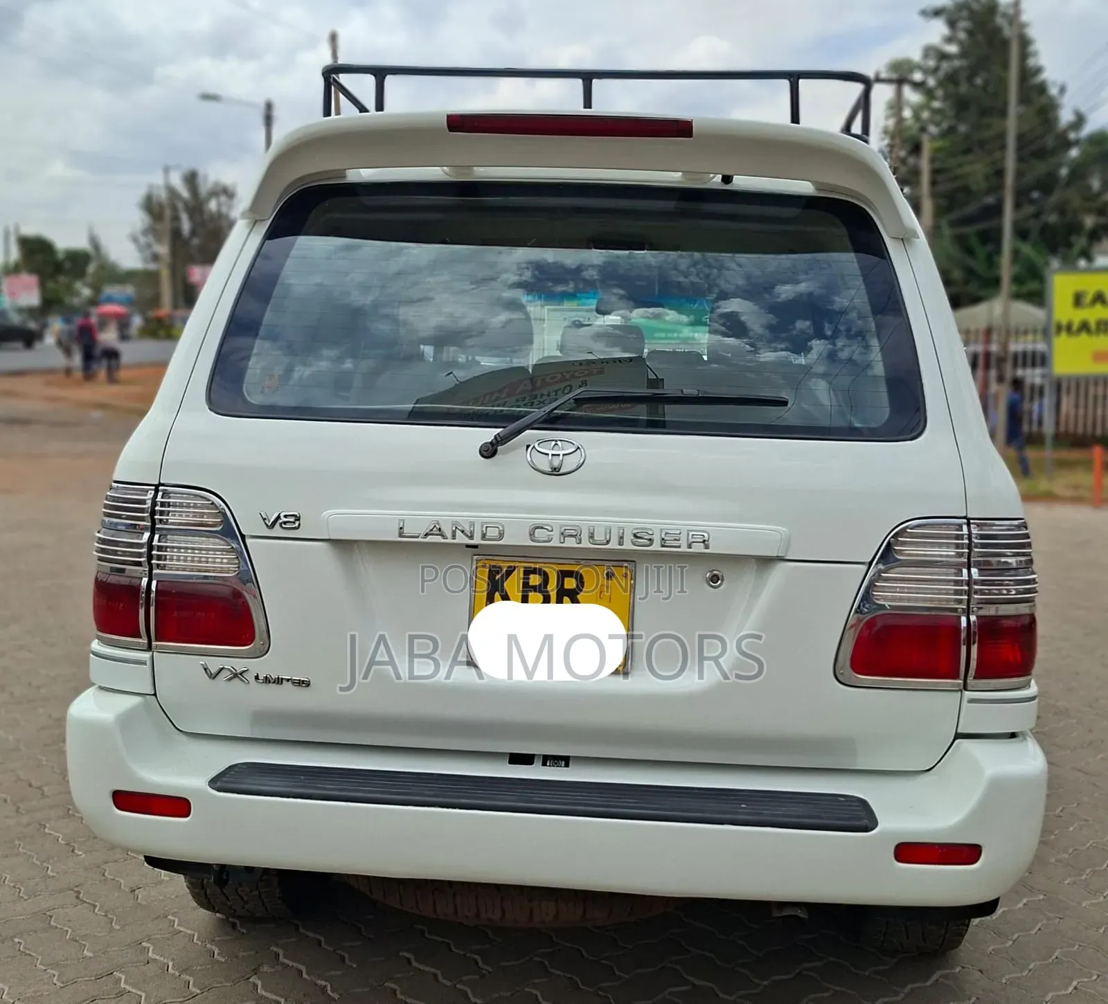 Toyota Land Cruiser 2004 White