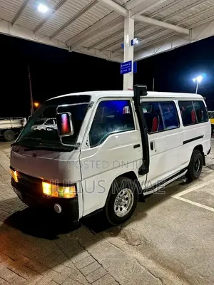 Nissan Caravan (Urvan) 2004 White