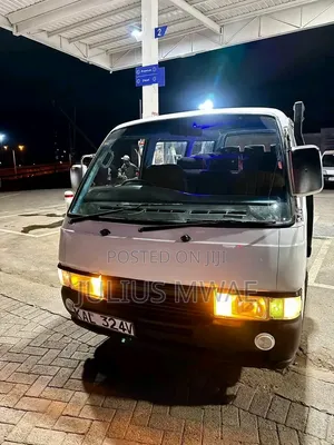 Nissan Caravan (Urvan) 2004 White