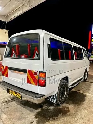 Nissan Caravan (Urvan) 2004 White