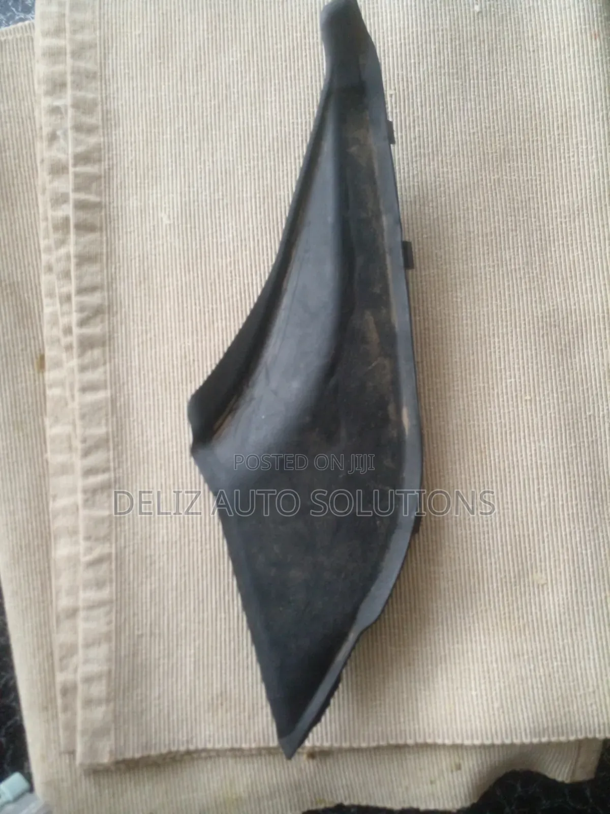Windscreen Finisher for ,Toyota Fielder/Axio,Subarus and Mazdas.