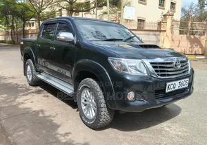 Toyota Hilux 2011 Black