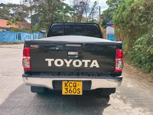 Toyota Hilux 2011 Black