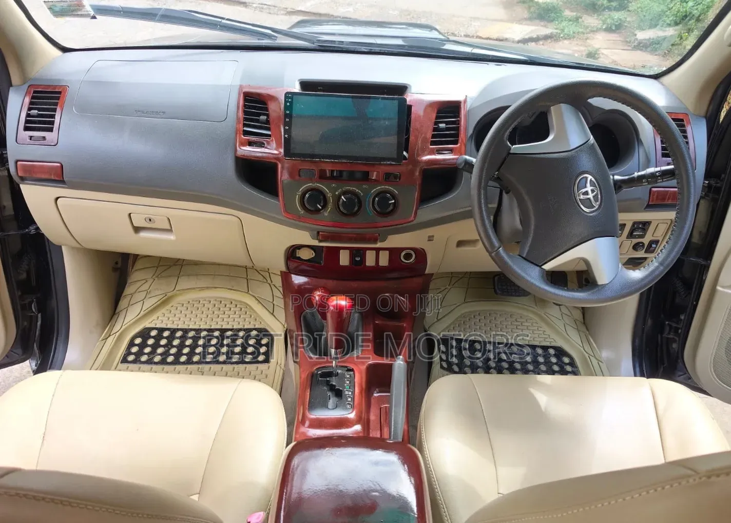 Toyota Hilux 2011 Black