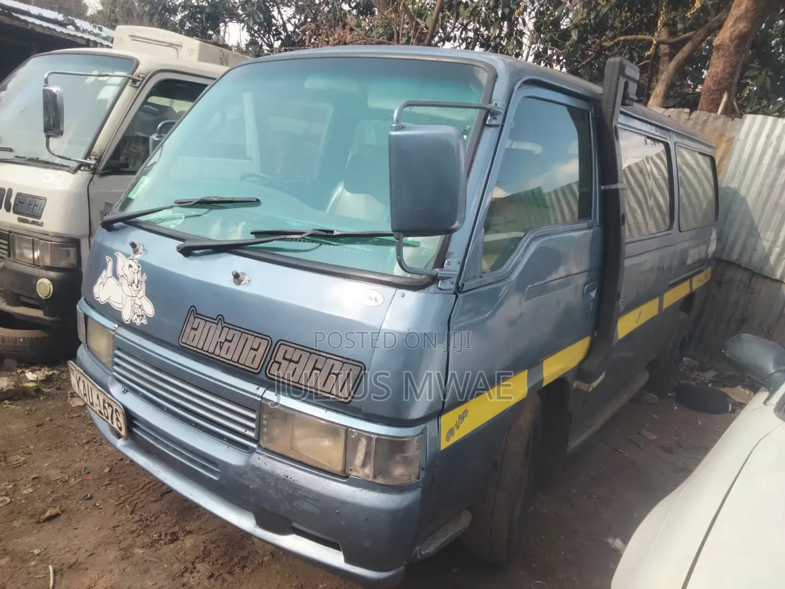 Nissan Caravan (Urvan) 2006 Blue