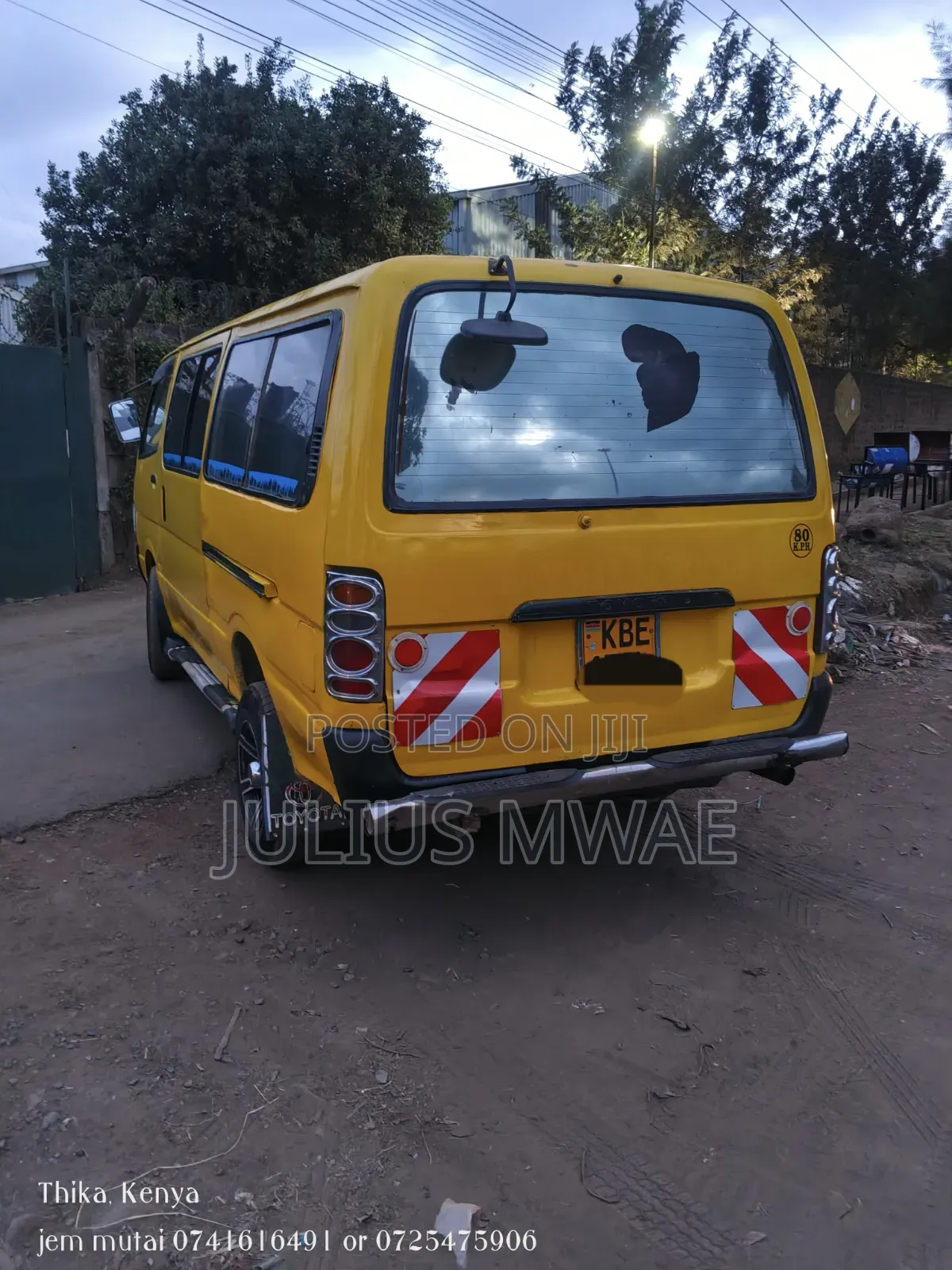 Toyota HiAce 2009 Yellow