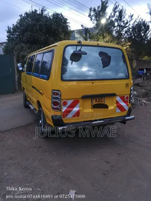 Toyota HiAce 2009 Yellow