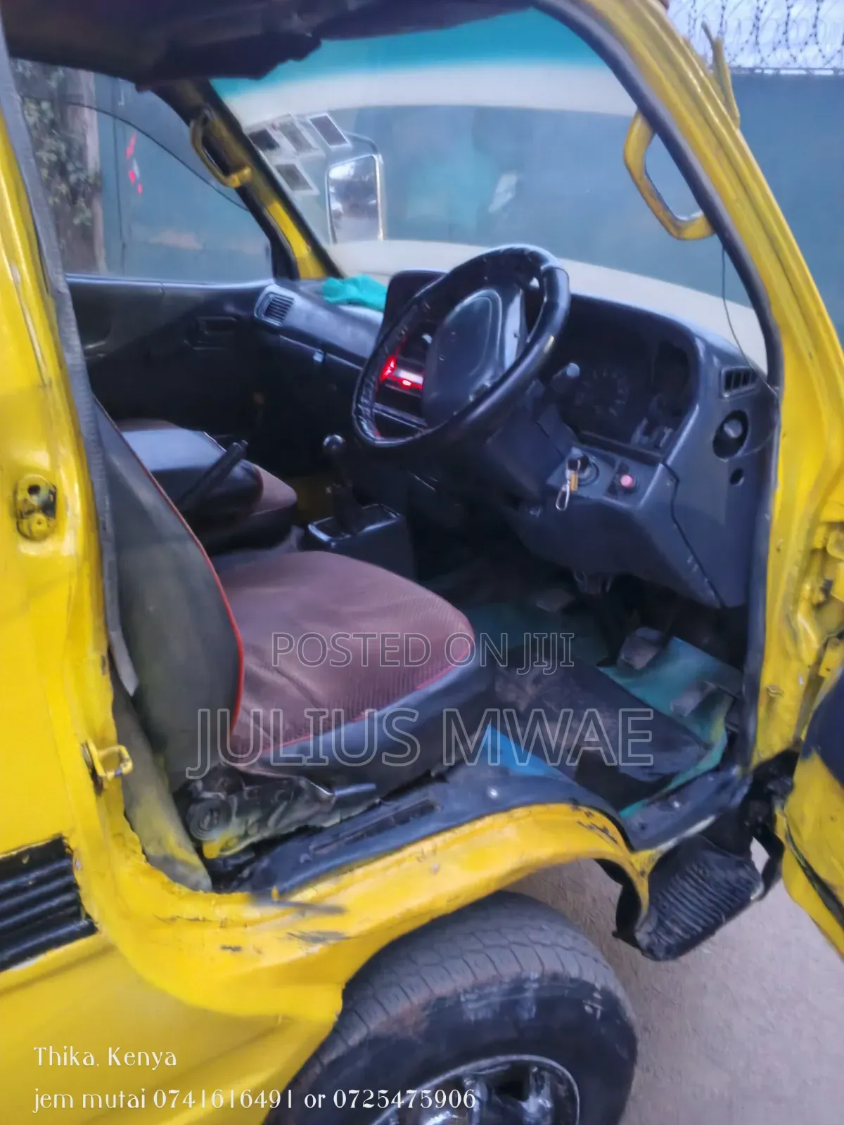 Toyota HiAce 2009 Yellow