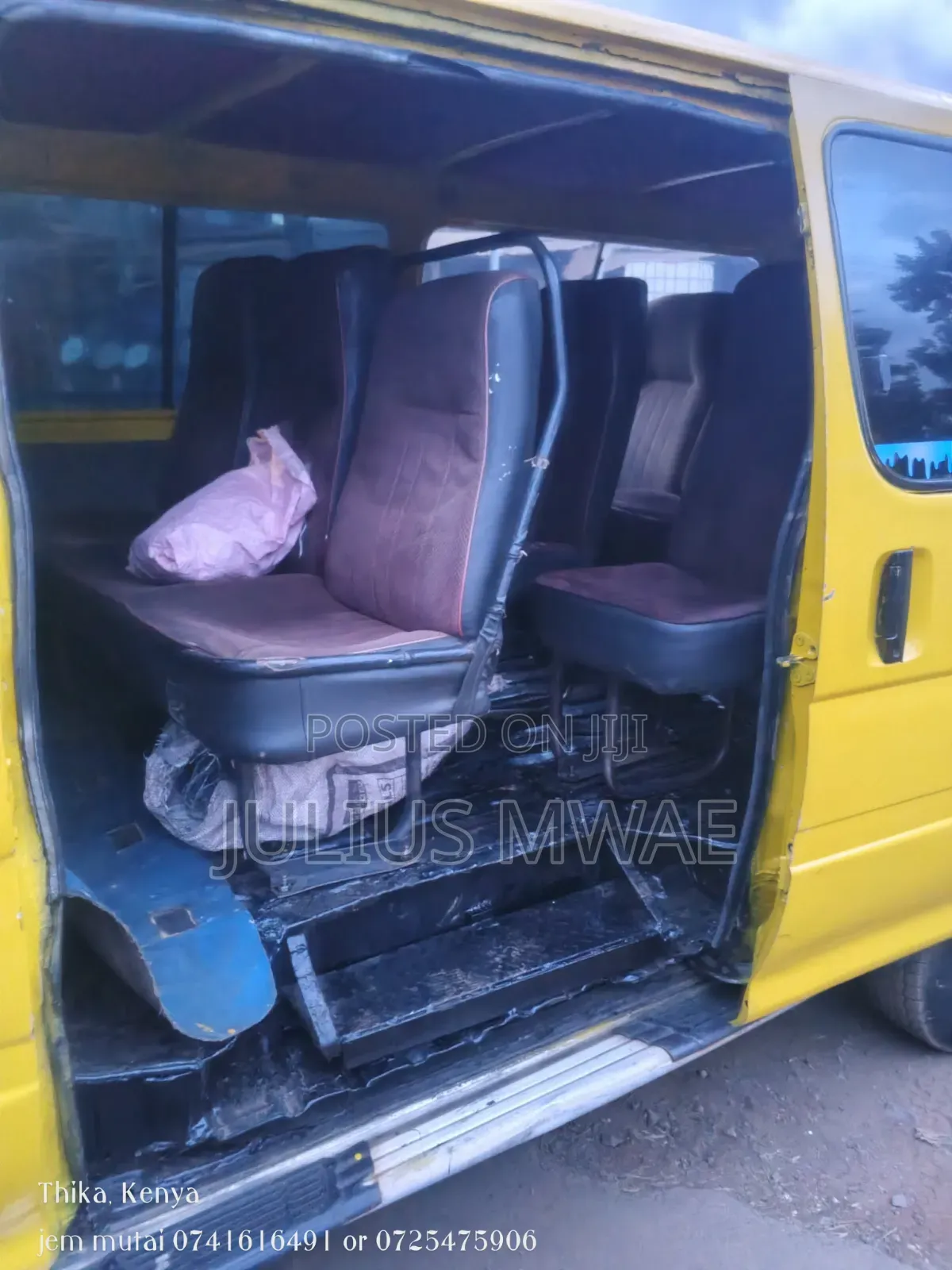 Toyota HiAce 2009 Yellow