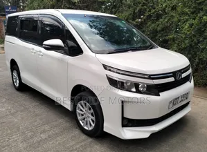 Toyota Voxy X 2WD 8-Seater 2017 White