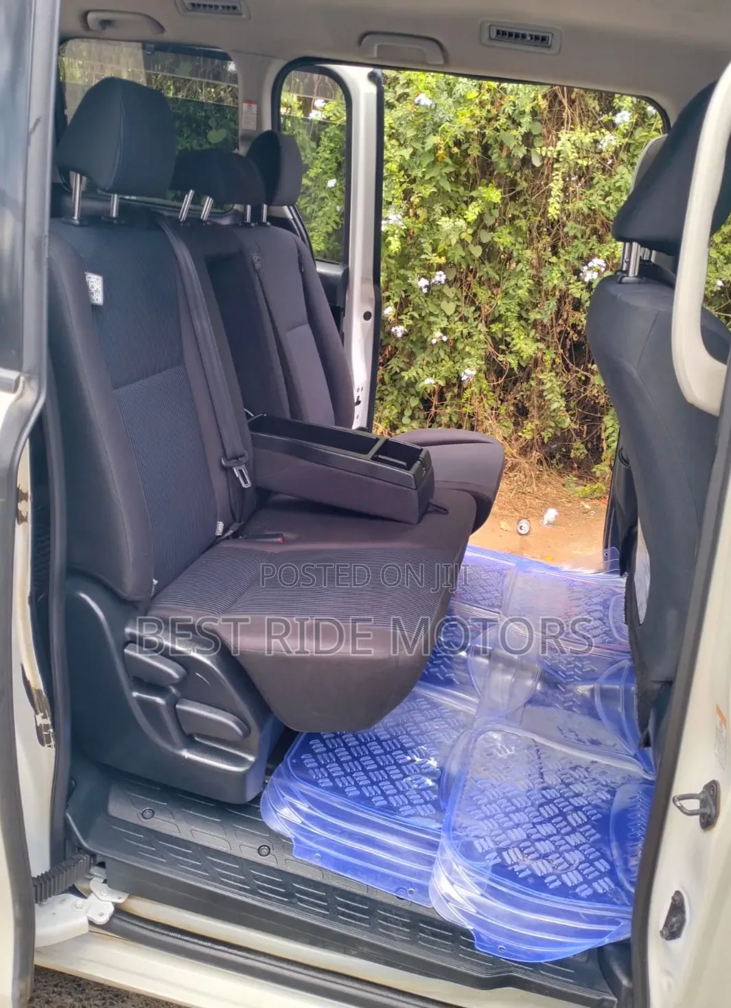 Toyota Voxy X 2WD 8-Seater 2017 White