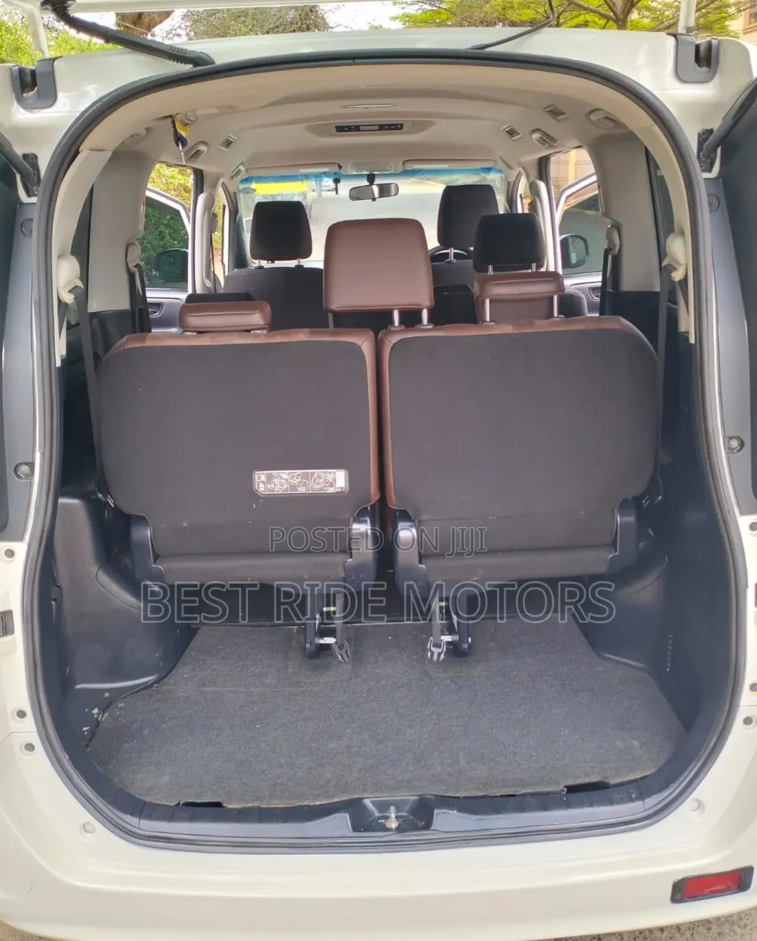 Toyota Voxy X 2WD 8-Seater 2017 White