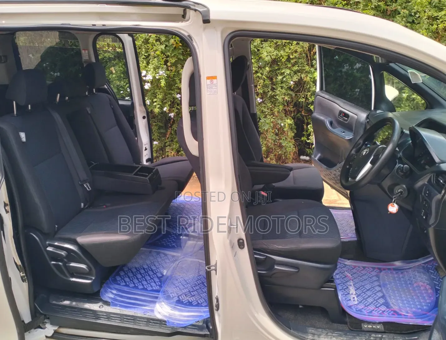 Toyota Voxy X 2WD 8-Seater 2017 White
