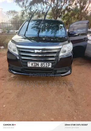 Toyota Noah 2017