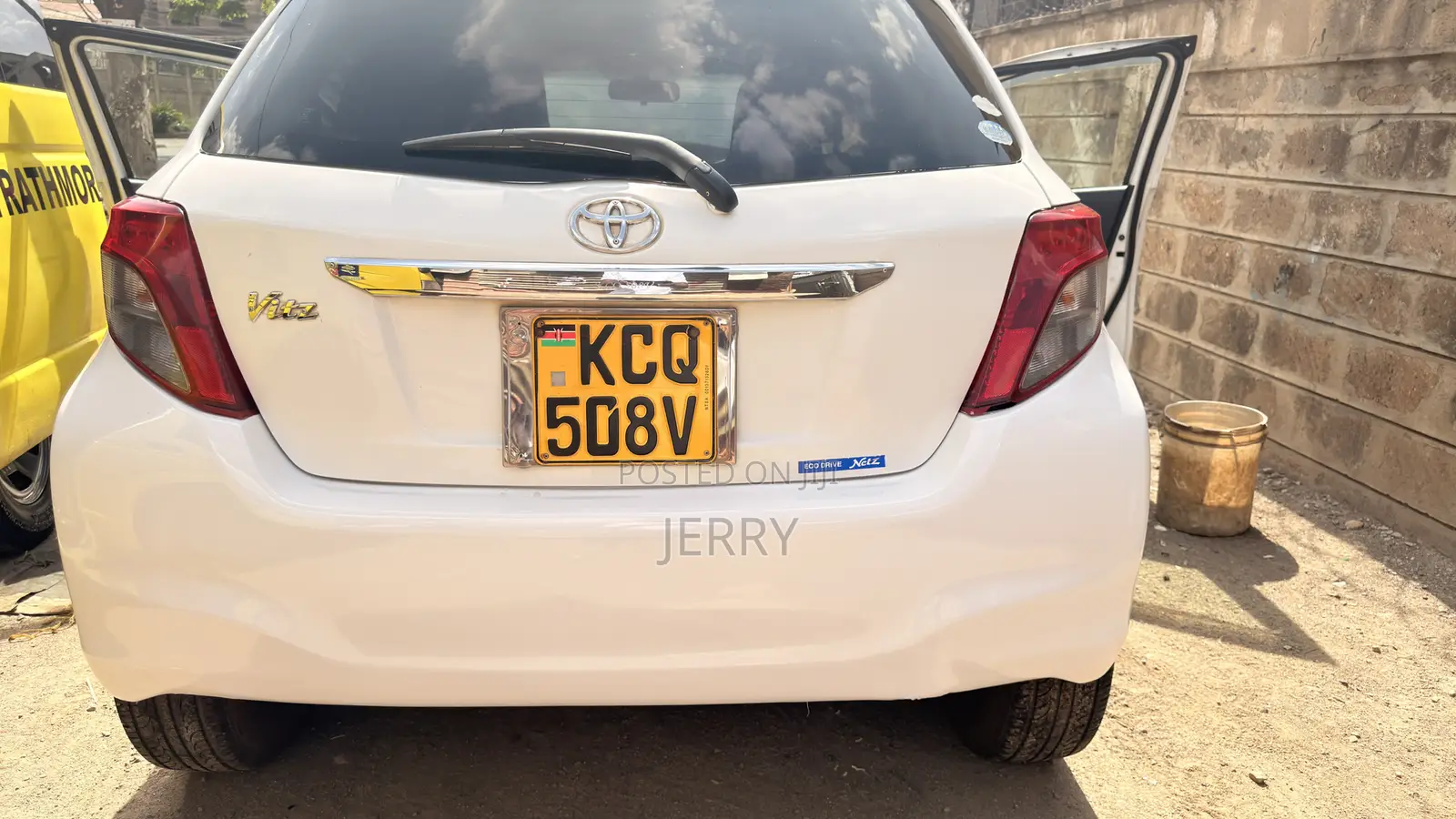Toyota Vitz 2012 White
