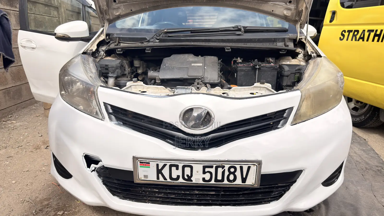 Toyota Vitz 2012 White