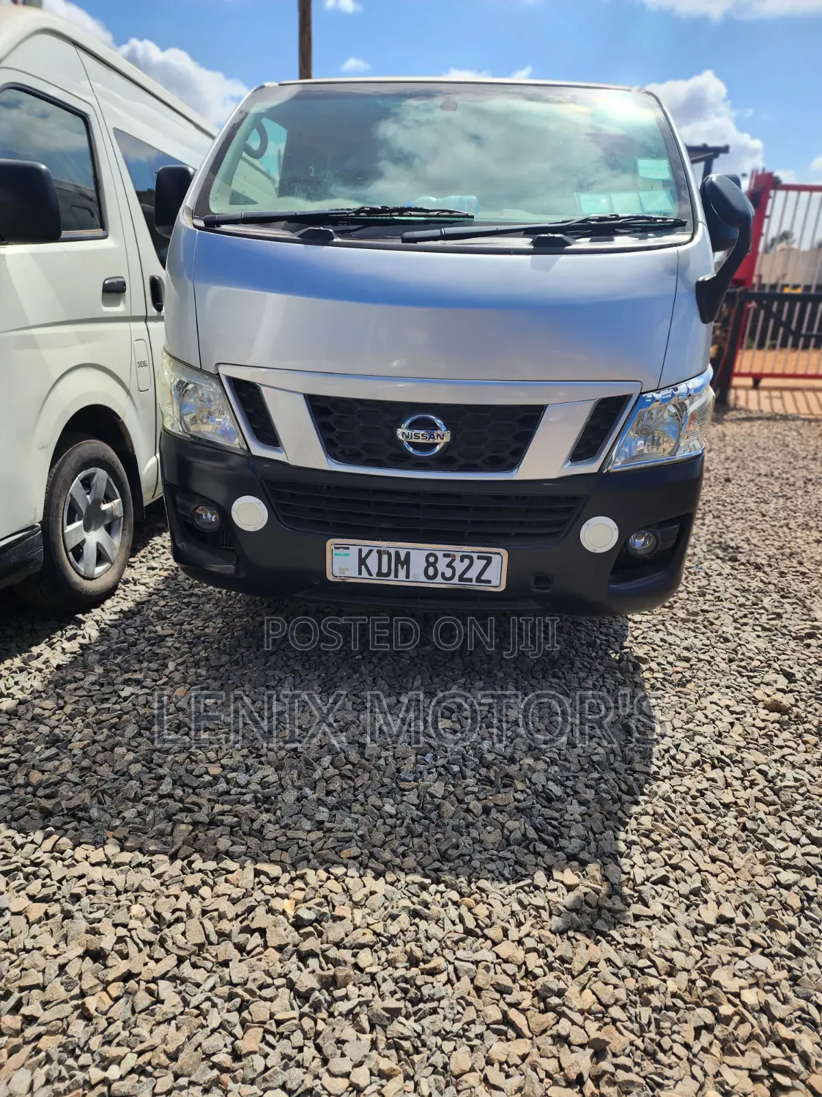 Nissan Caravan (Urvan) 2016 Silver