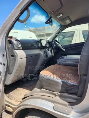 Nissan Caravan (Urvan) 2016 Silver
