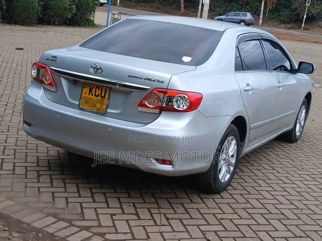 Toyota Corolla Altis 2013 Silver