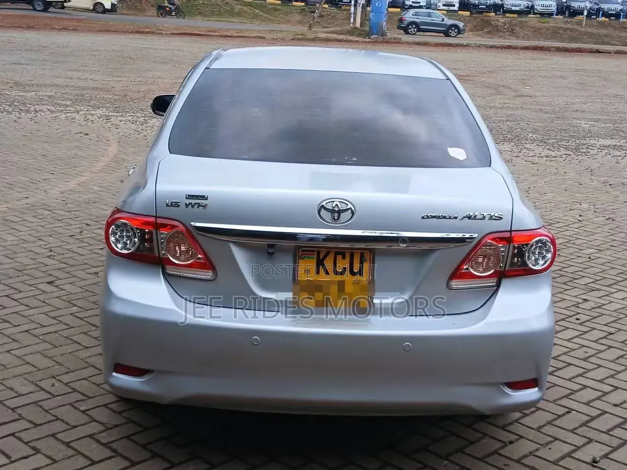 Toyota Corolla Altis 2013 Silver
