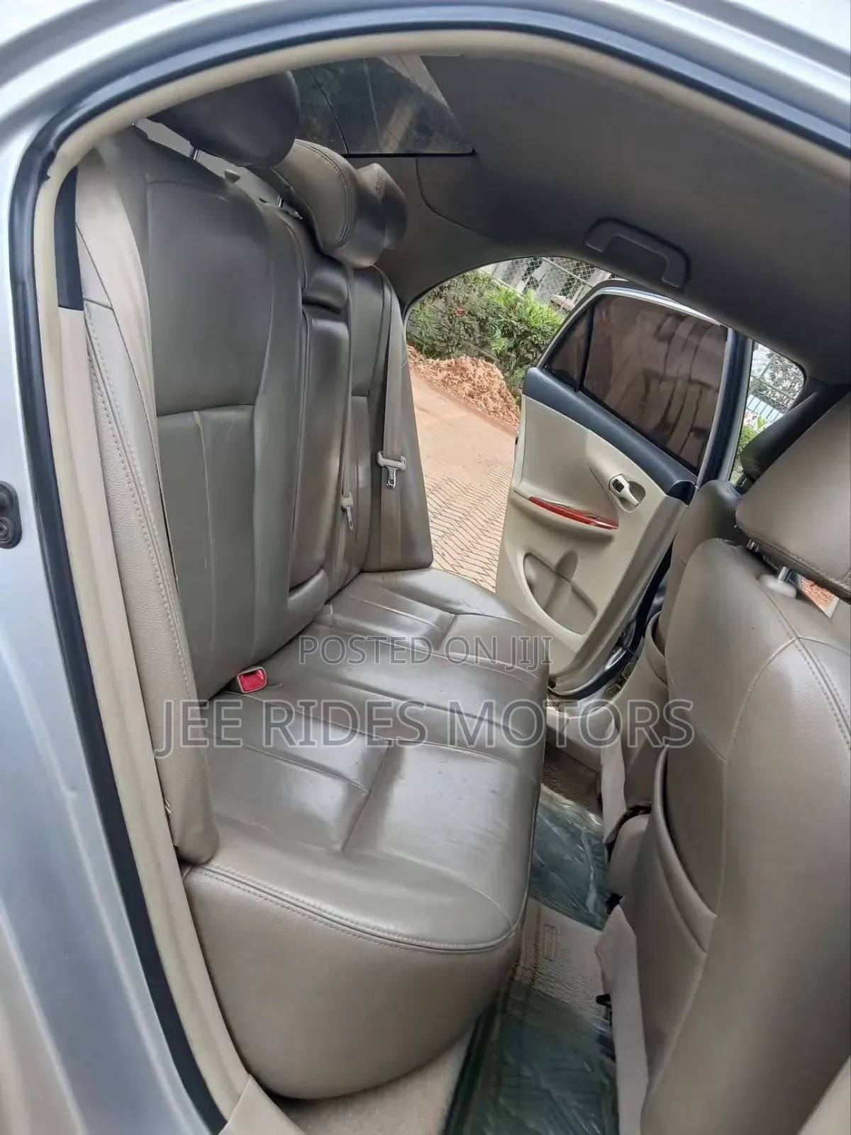 Toyota Corolla Altis 2013 Silver