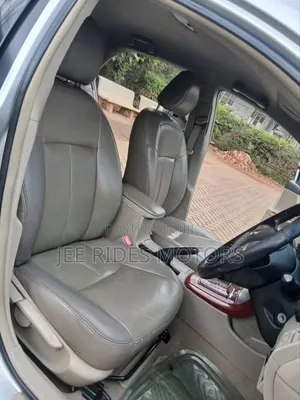 Toyota Corolla Altis 2013 Silver