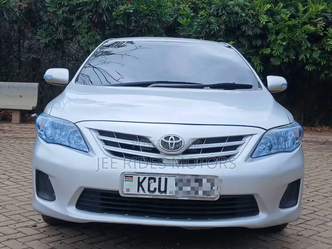 Toyota Corolla Altis 2013 Silver