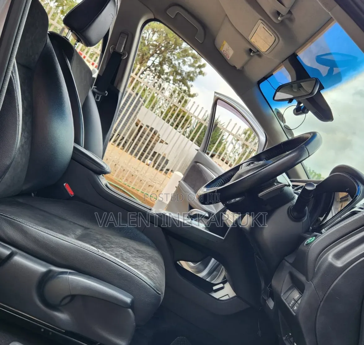 Honda Fit Shuttle 2017 Silver