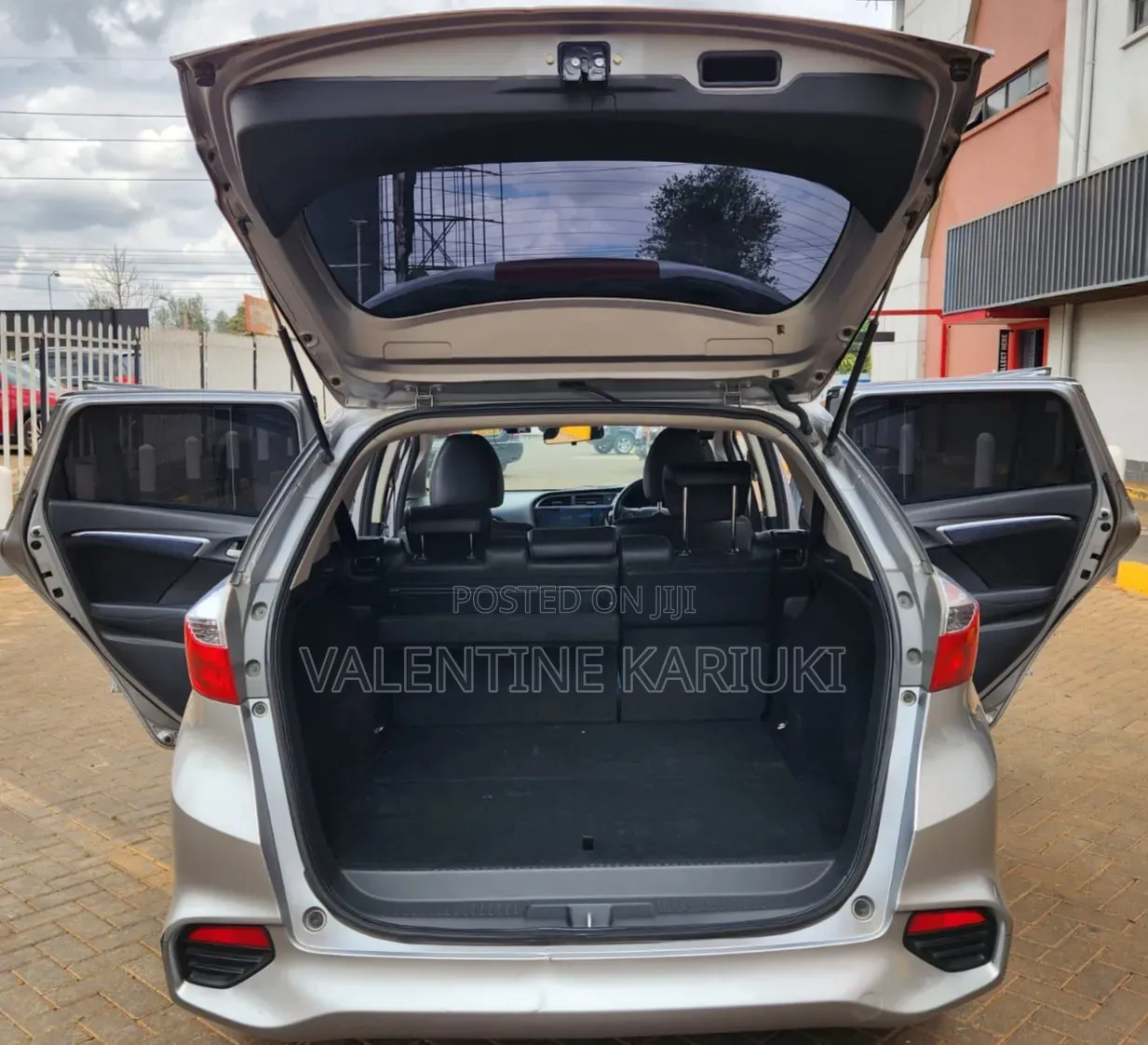 Honda Fit Shuttle 2017 Silver